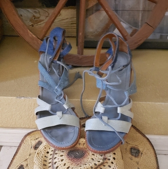😍😍FRYE Brielle Gladiator Denim Sandal‎ - Picture 9 of 10